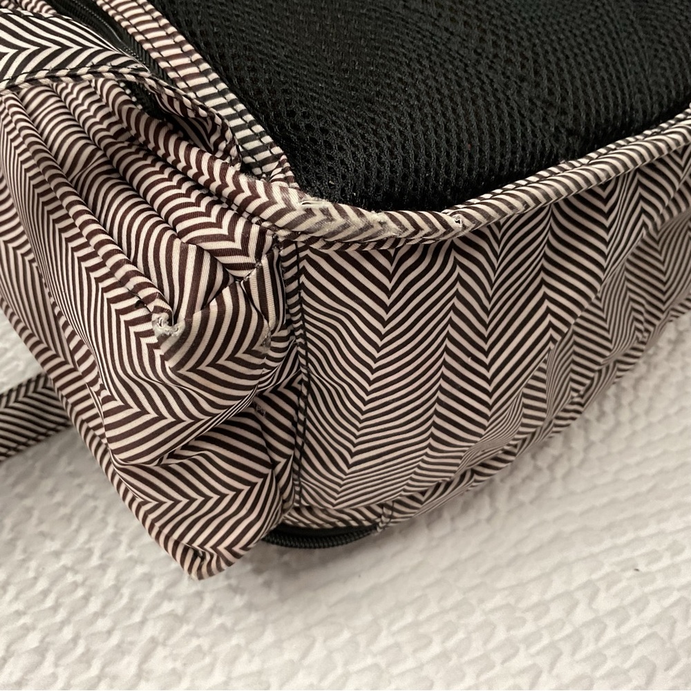 Jujube Be Right Back Chevron Patterned Queen Of T… - image 6